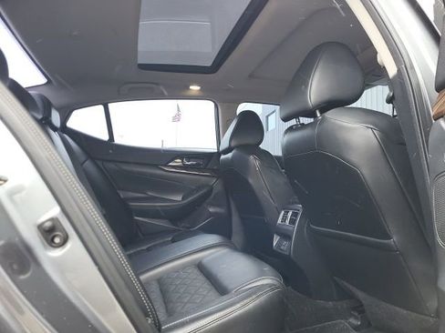 Used 2018 Nissan Maxima Platinum image 12