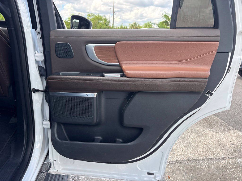 Used 2025 Ford Expedition King Ranch AWD/4WD image 19