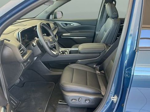 New 2026 Chevrolet Traverse LT image 8