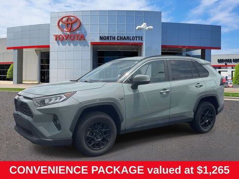 Used 2020 Toyota RAV4 XLE w/ Convenience Package FWD image 1