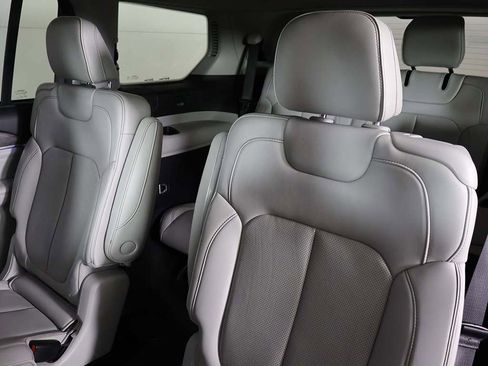 Used 2022 Jeep Grand Cherokee L Overland w/ Advanced Protech Group III image 41