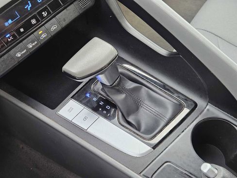 Used 2022 Hyundai Elantra SEL image 19