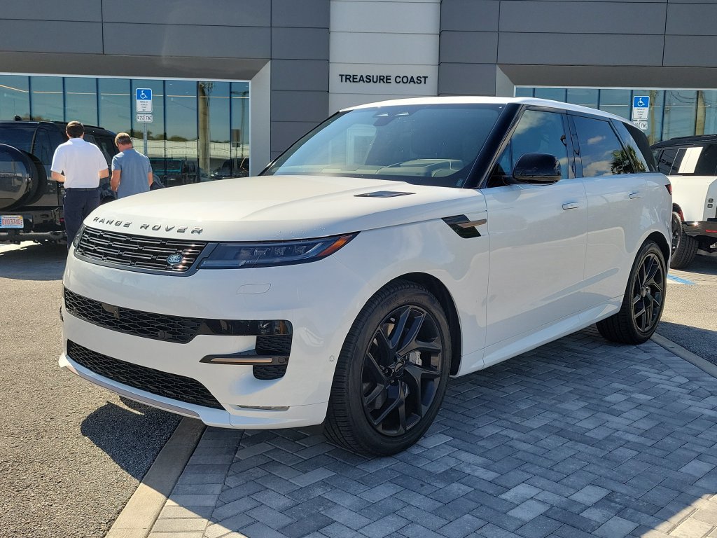New 2027 Land Rover Range Rover Sport Dynamic SE AWD/4WD image 1