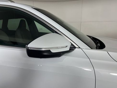 Certified 2025 Audi Q5 Premium Plus w/ Premium Plus AWD/4WD image 10