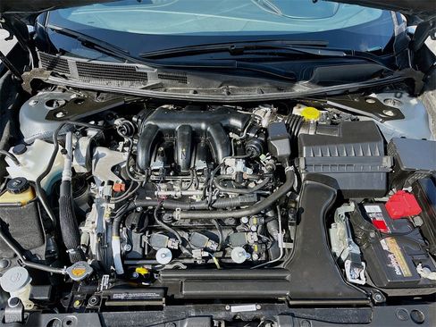 Used 2023 Nissan Maxima SR w/ Sport Mat Group image 32