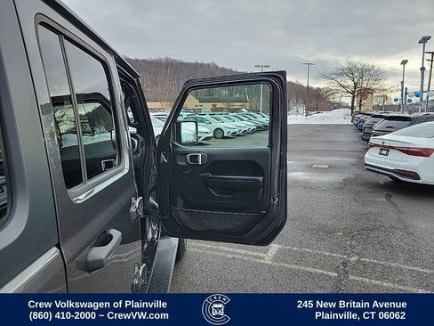 Used 2018 Jeep Wrangler Unlimited Sport S image 40