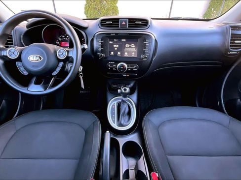 Used 2018 Kia Soul + image 15