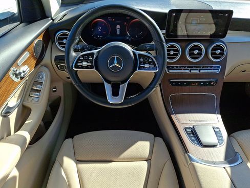 Used 2021 Mercedes-Benz GLC 300 4MATIC image 11