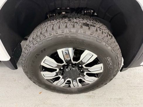 New 2026 GMC Sierra 2500 Denali w/ Denali Reserve Package AWD/4WD image 4