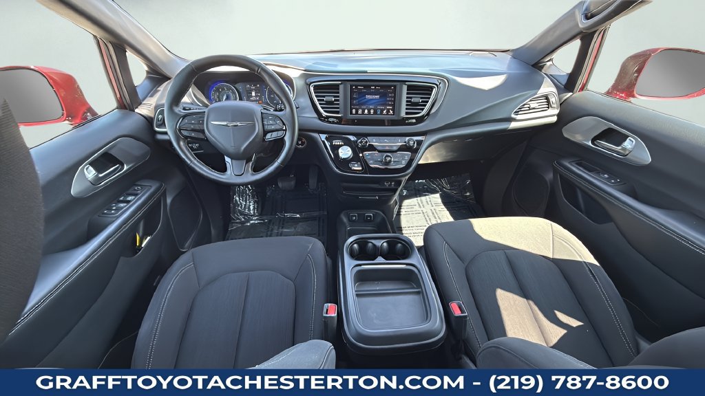 Used 2019 Chrysler Pacifica Touring Plus w/ S Appearance Package FWD image 14