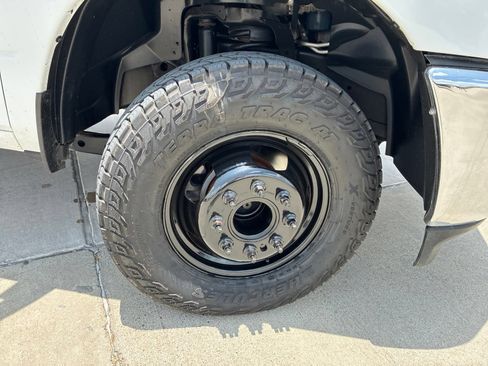 Used 2024 RAM 3500 Tradesman w/ Chrome Appearance Group AWD/4WD image 43