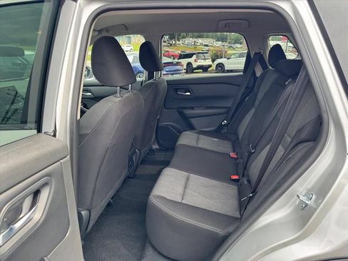 Used 2025 Nissan Rogue SV FWD image 11