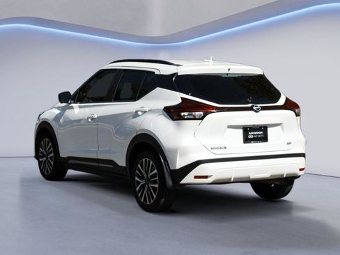 Used 2023 Nissan Kicks SR FWD image 7