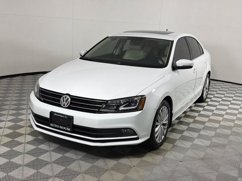 Used 2016 Volkswagen Jetta SEL w/ Lighting Package FWD image 10
