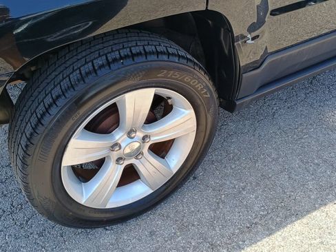 Used 2016 Jeep Patriot Latitude FWD image 25