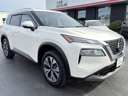 Used 2021 Nissan Rogue SV w/ Premium Package AWD/4WD image 3