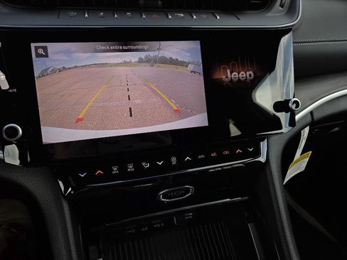 New 2026 Jeep Grand Cherokee Altitude RWD image 9