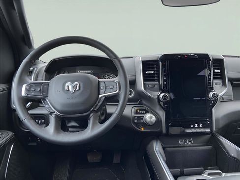 Used 2025 RAM 1500 Laramie image 27