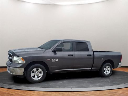 Used 2019 RAM 1500 Classic SLT image 13