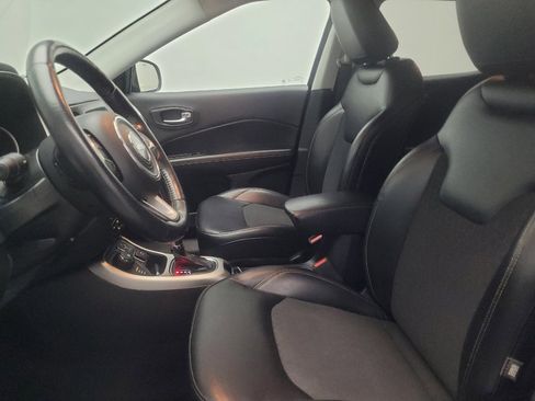 Used 2018 Jeep Compass Latitude w/ Popular Equipment Group AWD/4WD image 17