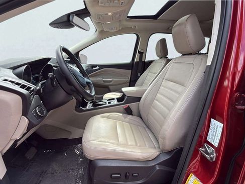 Used 2019 Ford Escape Titanium AWD/4WD image 14