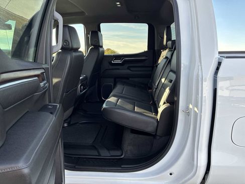 Used 2023 GMC Sierra 1500 SLT image 24