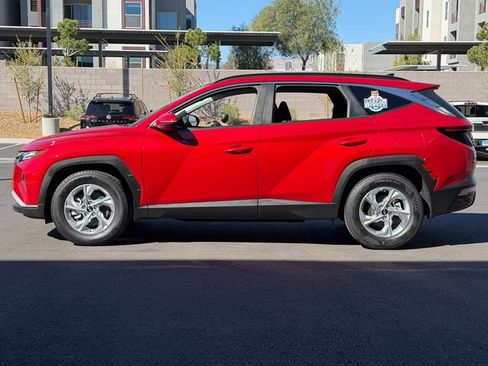 Used 2023 Hyundai Tucson SEL FWD image 2