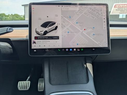 Used 2023 Tesla Model Y Performance AWD/4WD image 14
