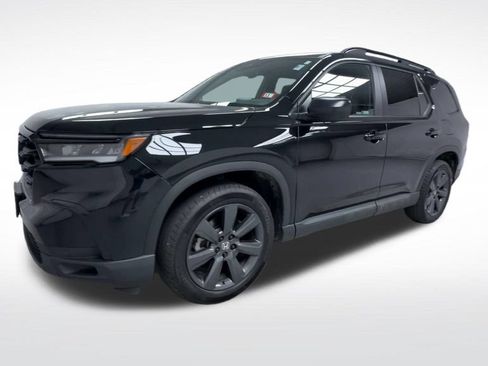 Used 2025 Honda Pilot Sport image 4