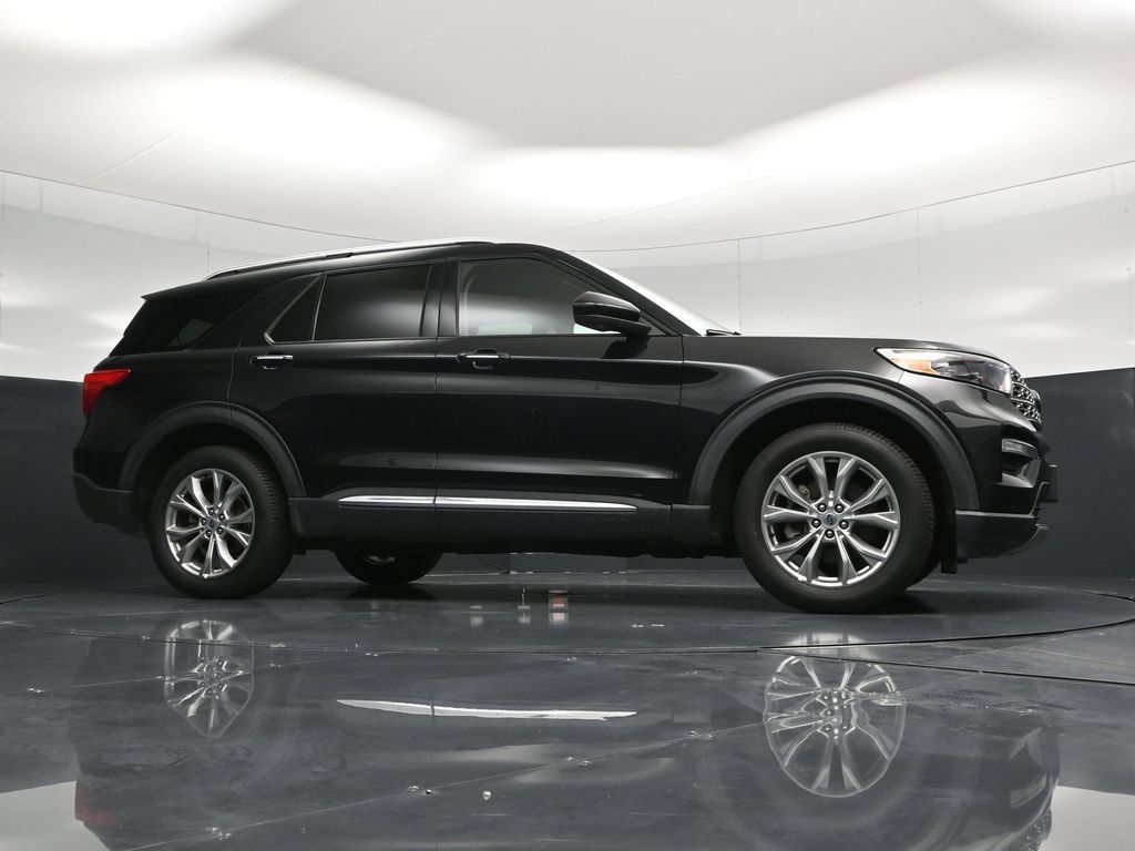 Used 2023 Ford Explorer Limited AWD/4WD image 46