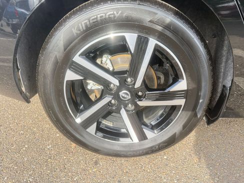 Used 2025 Nissan Sentra SV image 30