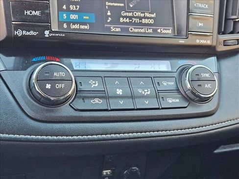 Used 2018 Toyota RAV4 XLE image 18