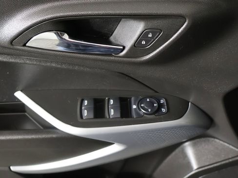 Used 2025 Chevrolet Trax LS w/ LS Convenience Package image 31