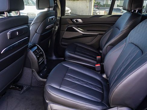 New 2026 BMW X7 M60i image 21