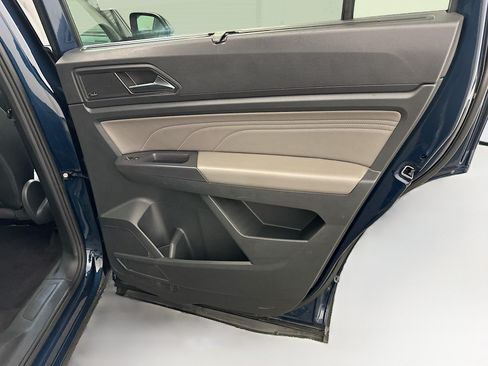 Used 2021 Volkswagen Atlas SEL Premium AWD/4WD image 34