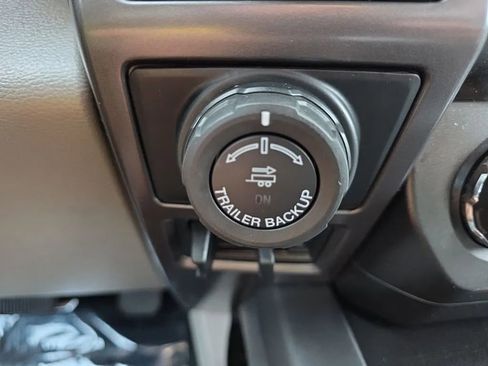 Used 2020 Ford F150 XLT w/ Heavy-Duty Payload Package AWD/4WD image 27