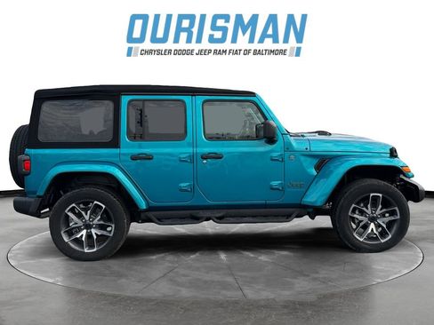 Used 2024 Jeep Wrangler Unlimited image 7