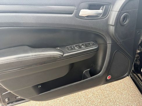 Used 2015 Chrysler 300 S AWD/4WD image 9