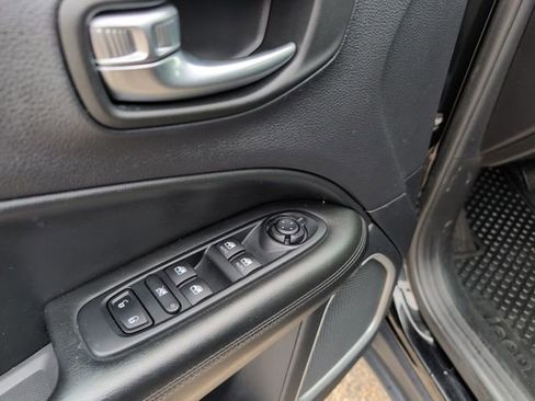 Used 2020 Jeep Compass Latitude AWD/4WD image 17