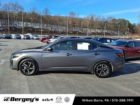 Used 2024 Nissan Sentra SV image 9