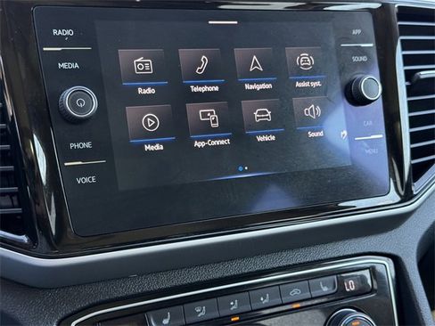 Certified 2022 Volkswagen Atlas SE w/ Panoramic Sunroof Package image 18