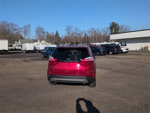 Used 2022 Ford Edge SEL w/ Convenience Package image 4