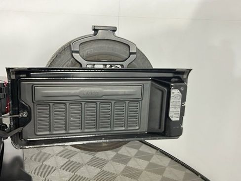 Certified 2024 Jeep Wrangler Sahara image 24