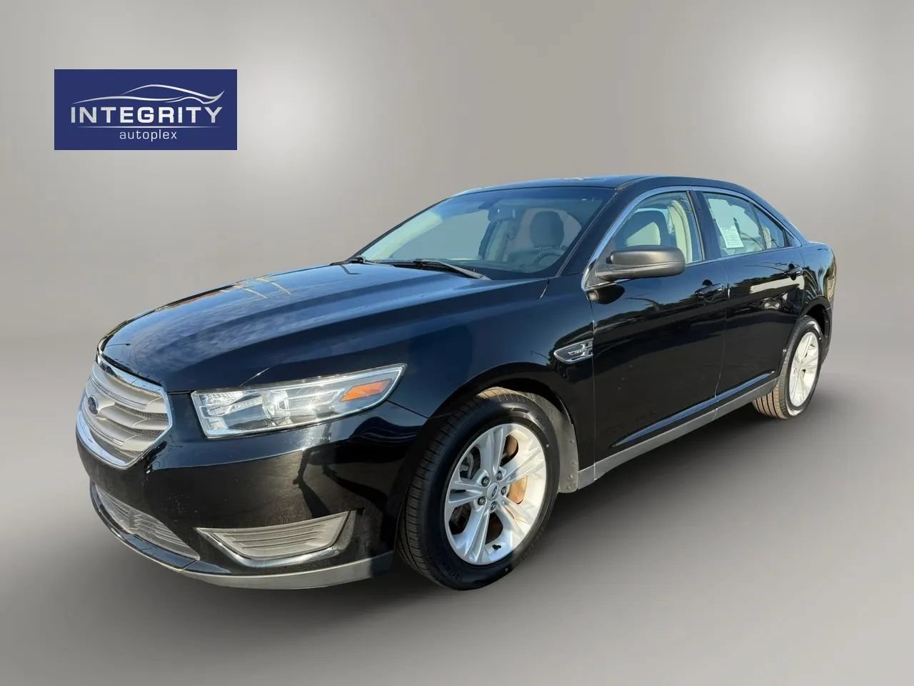 Used 2018 Ford Taurus SE FWD image 1