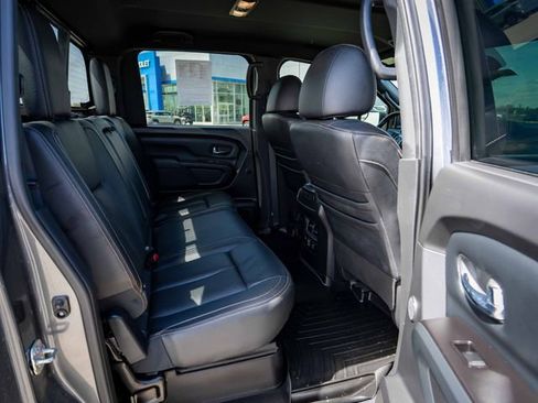 Used 2019 Nissan Titan SL w/ Midnight Edition AWD/4WD image 25