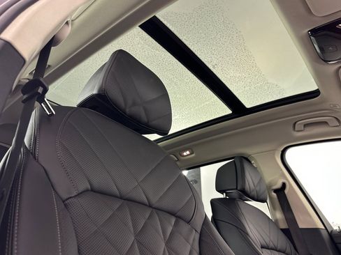 Used 2025 BMW X7 xDrive40i w/ Parking Assistance Package image 17