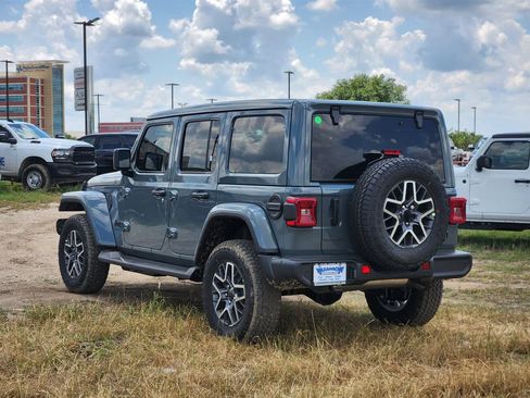 New 2026 Jeep Wrangler Unlimited Sahara AWD/4WD image 3