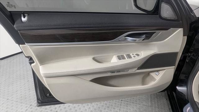 Used 2017 BMW 740i RWD image 13