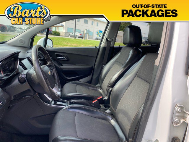 Used 2017 Chevrolet Trax LT w/ LT Convenience Package AWD/4WD image 25