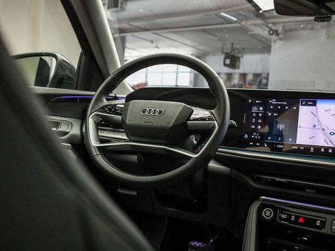 Certified 2025 Audi Q5 Premium w/ Convenience Package AWD/4WD image 16